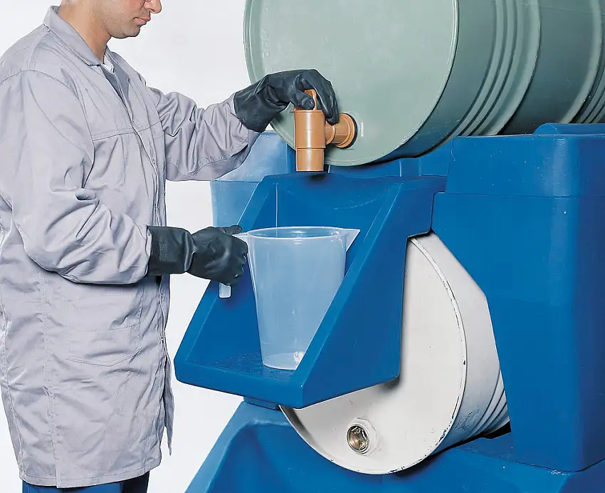 Supporto in PE per taniche per supporto per fusti della stazione di travaso PolySafe RS 1 x 200 l
