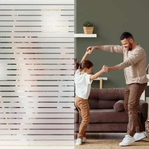 Pellicola decorativa con strisce smerigliate - Luminis